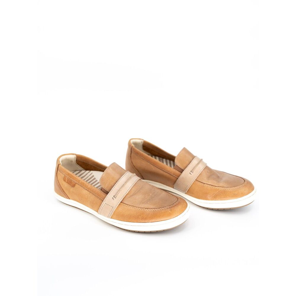 Taos Womens 7.5 Loafers Sneakers Slip On Tan Brown Leather Shoes Flat Casual